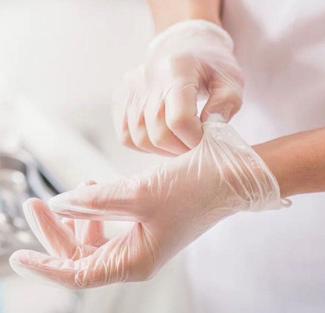 Clear gloves (10pcsx100) - small / medium / large